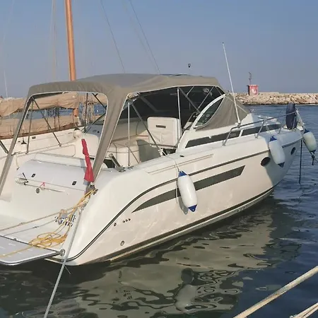 Botel Albatiara Rent Boat