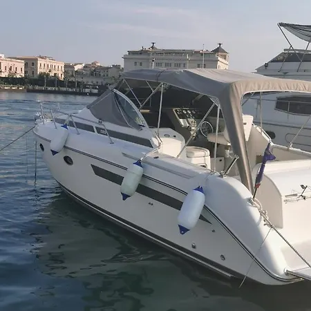 Albatiara Rent Boat