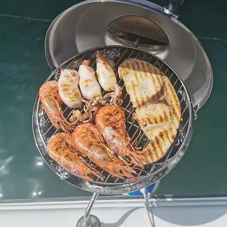 Botel Albatiara Rent Boat Syracuse