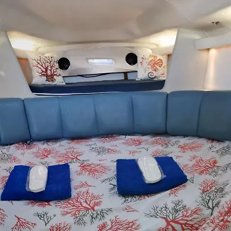 Botel Albatiara Rent Boat