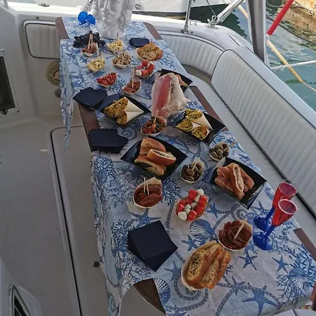 Albatiara Rent Boat
